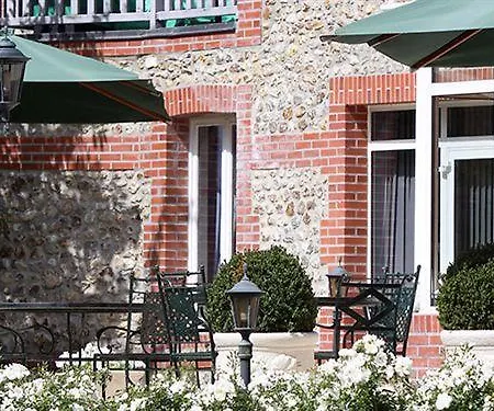 Hostellerie De La Hauquerie-Chevotel 3*