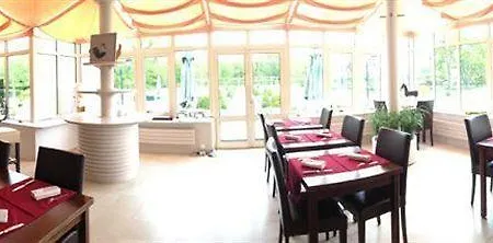 Hostellerie De La Hauquerie-Chevotel Hotel 3*