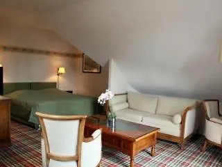 Hotel Hostellerie De La Hauquerie-Chevotel 3*