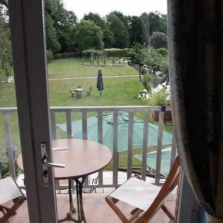 Hostellerie De La Hauquerie-Chevotel Hotel